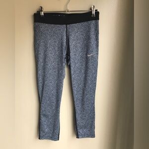 Nike Dri-Fit WOMENS RUN FAST LIVE FEARLESS CAPRI Leggings Size: S